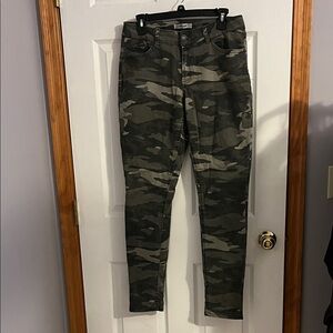 Refuge Camouflage Straight Leg Jeans